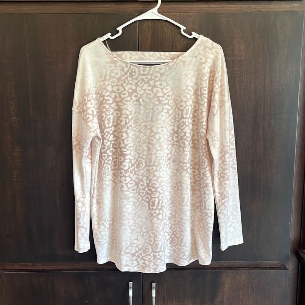 NWT First Love Boutique Leopard Print Top Small
